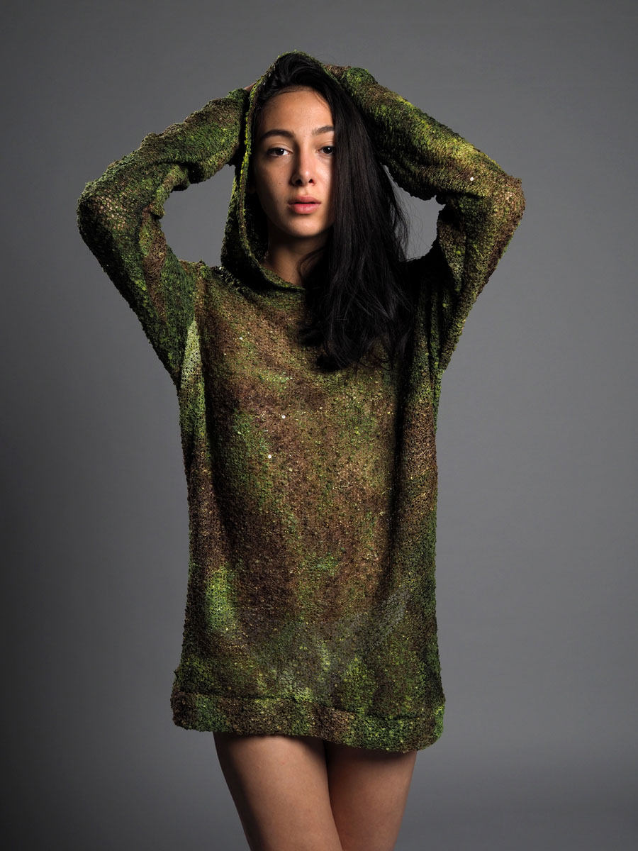 HOODIE / HOODIE /